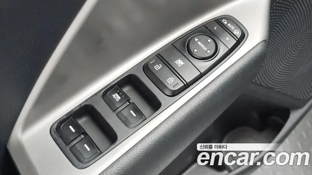 Kia Niro — Фото автомобиля 19