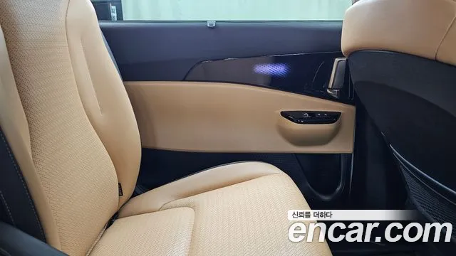 Kia Carnival Generation 4 — Фото автомобиля 14