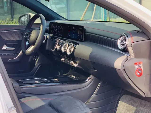 Mercedes-Benz A-Class — Фото автомобиля 18
