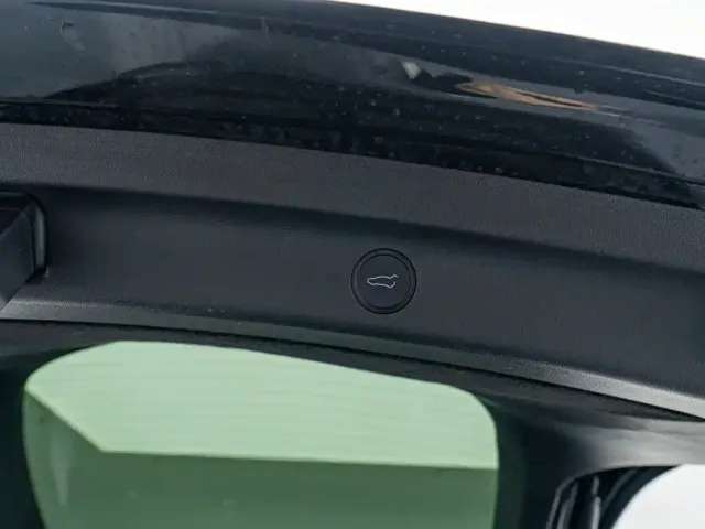 Tesla Model Y — Фото автомобиля 25