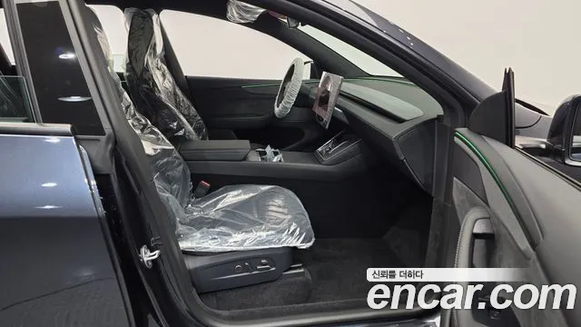 Tesla Model Y — Фото автомобиля 17