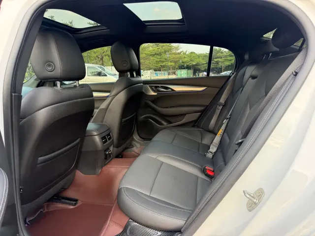 Cadillac CT5 — Фото автомобиля 10