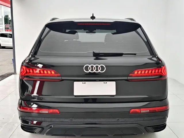 Audi Q7 — Фото автомобиля 16