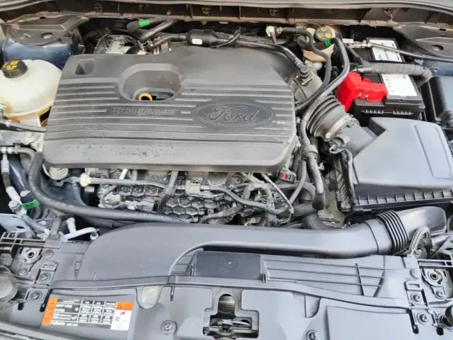 Ford Escape — Фото автомобиля 3