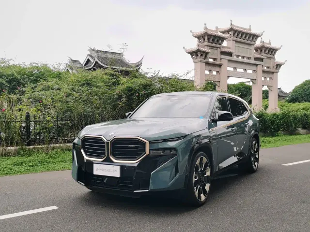 Фотография автомобиля — BMW XM