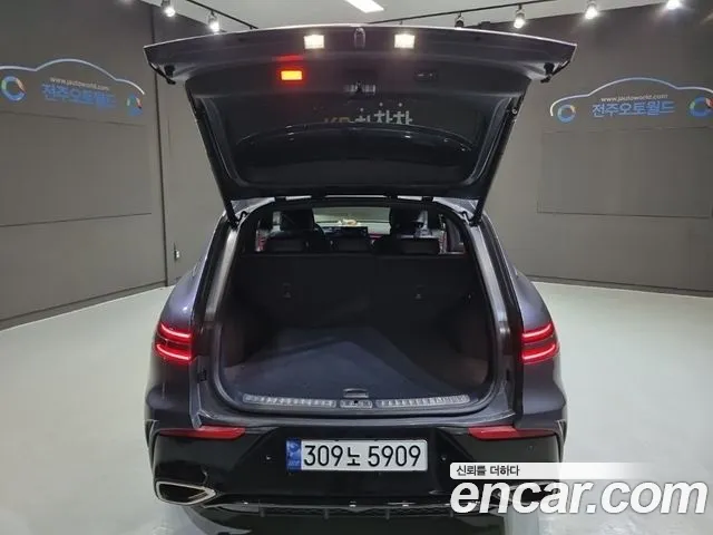 Genesis GV70 — Фото автомобиля 19