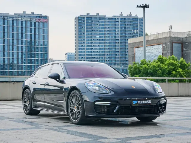 Porsche Panamera — Фото автомобиля 3