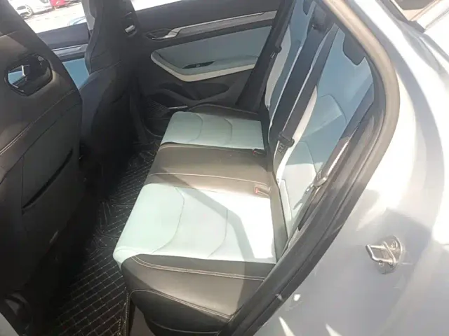Geely Emgrand S — Фото автомобиля 16