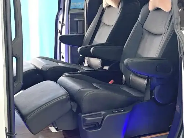 Toyota Sienna — Фото автомобиля 6