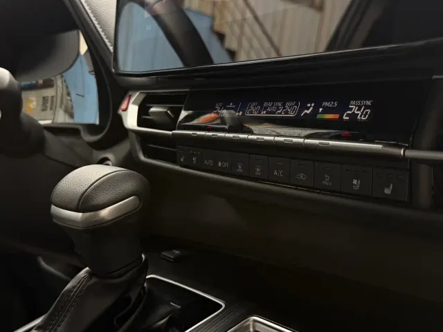 Toyota Sienna — Фото автомобиля 14