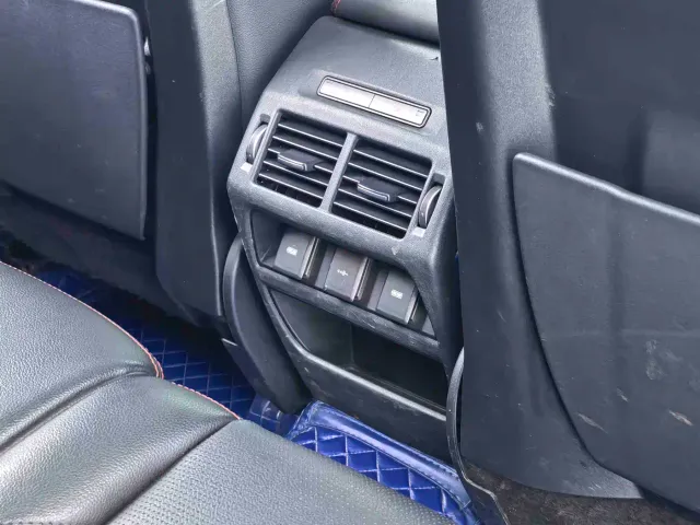Land Rover Discovery Sport — Фото автомобиля 12