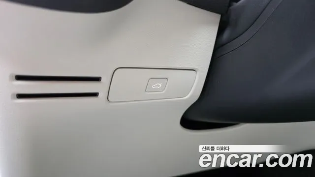 Volvo XC40 — Фото автомобиля 28