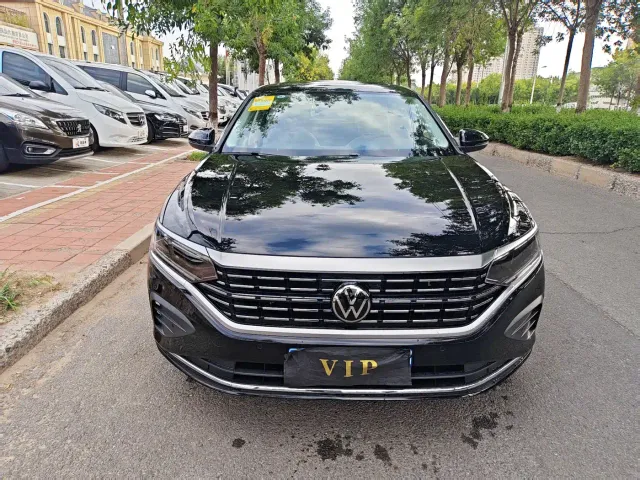 Volkswagen Passat — Фото автомобиля 2