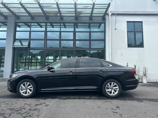 Volkswagen Passat — Фото автомобиля 11