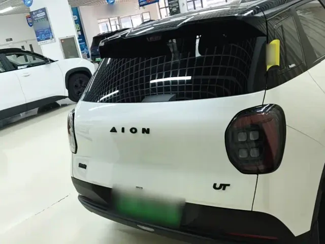 GAC Aion UT — Фото автомобиля 5