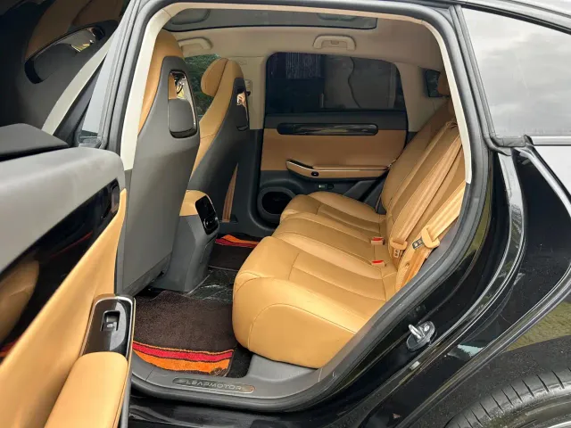 Leapmotor C01 — Фото автомобиля 6