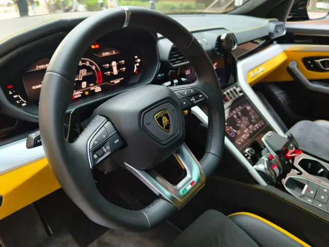 Lamborghini Urus — Фото автомобиля 10