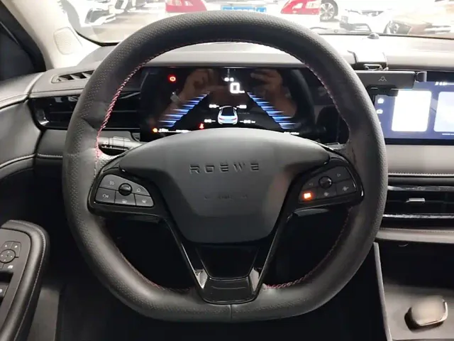 Roewe i5 — Фото автомобиля 10