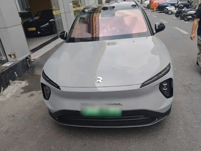 Nio ES6 — Фото автомобиля 2