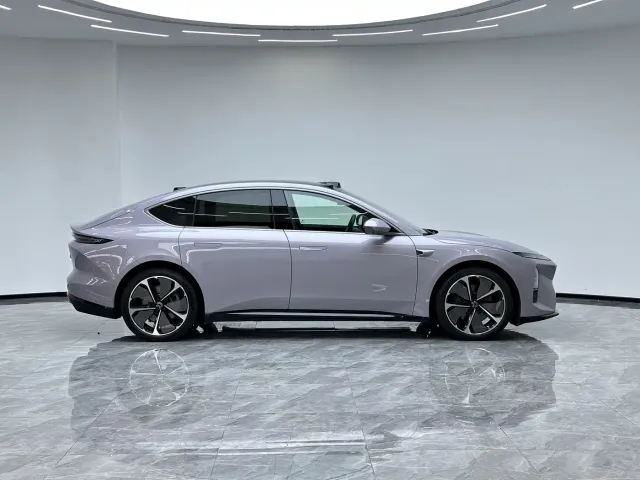 Nio ET5 — Фото автомобиля 9