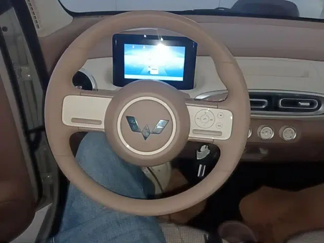 Wuling Hongguang Mini EV — Фото автомобиля 10