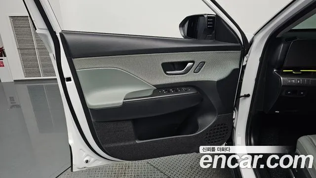 Hyundai Kona SX2 — Фото автомобиля 12