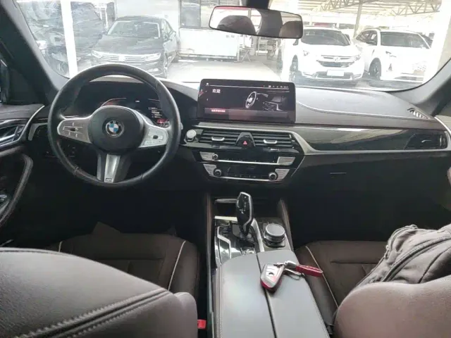 BMW 5 Series — Фото автомобиля 9