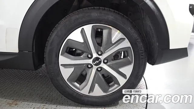Kia Niro — Фото автомобиля 6
