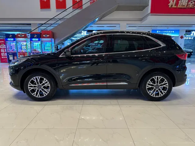 Ford Escape — Фото автомобиля 8