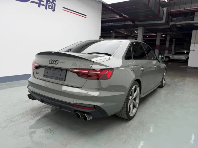 Audi S4 — Фото автомобиля 6