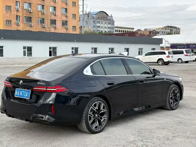 BMW 5 Series — Фото автомобиля 7