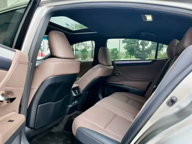 Lexus ES — Фото автомобиля 5