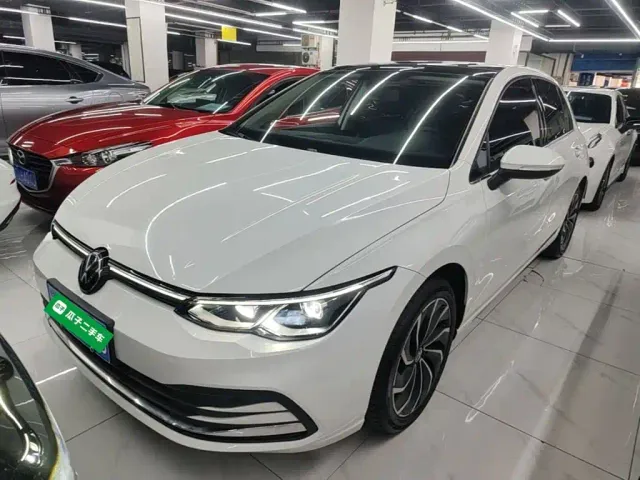 Фотография автомобиля — Volkswagen Golf