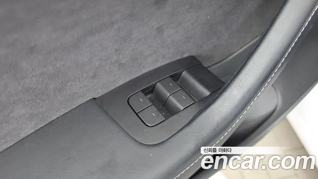 Tesla Model 3 — Фото автомобиля 26