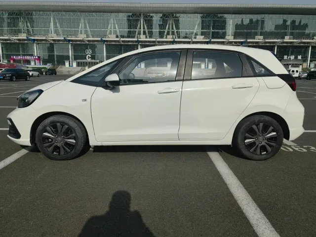Honda Fit — Фото автомобиля 8