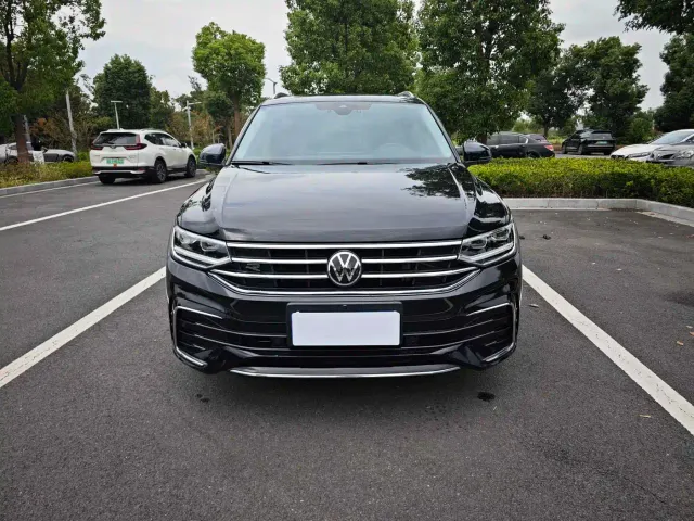 Volkswagen Tiguan L — Фото автомобиля 2