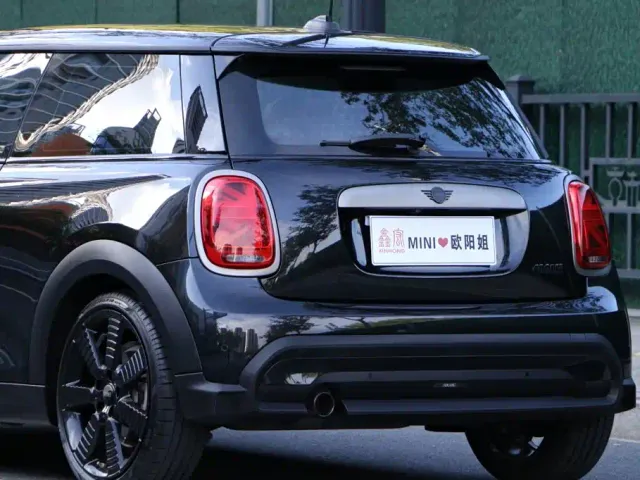 MINI Hatch — Фото автомобиля 10