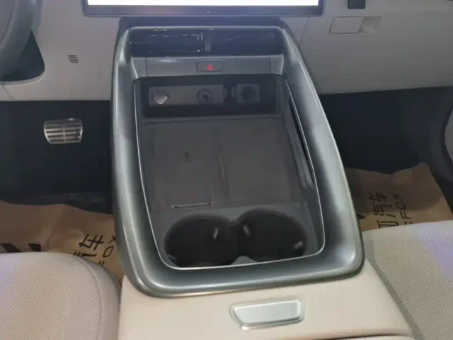 Arcfox Alpha S5 — Фото автомобиля 13