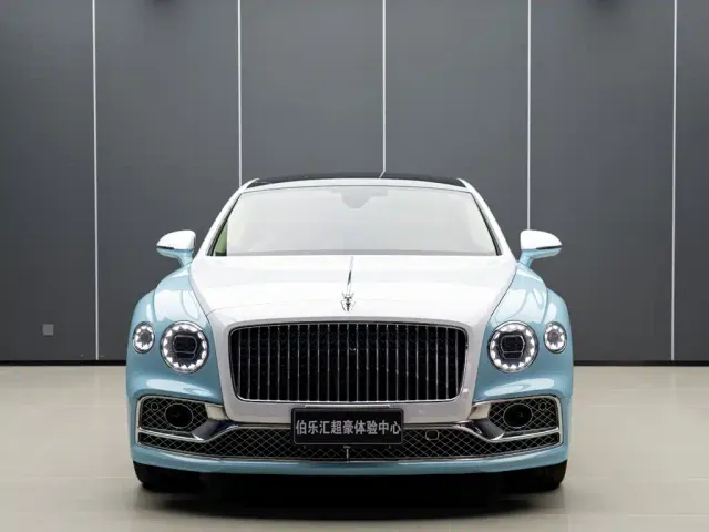 Bentley Flying Spur — Фото автомобиля 3