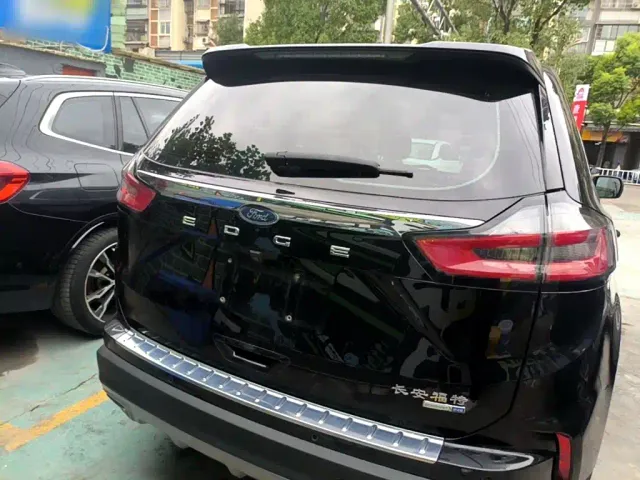Ford Edge — Фото автомобиля 5