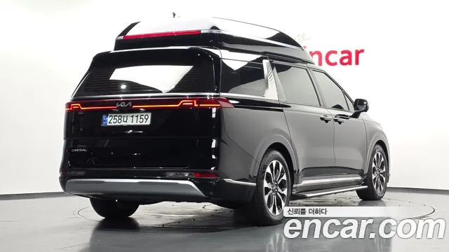 Kia Canival — Фото автомобиля 2