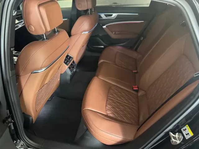 Audi A6L — Фото автомобиля 10