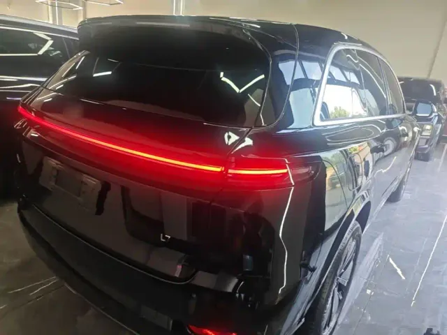 Li Auto Li Auto L7 2024 Pro — Фото автомобиля 6