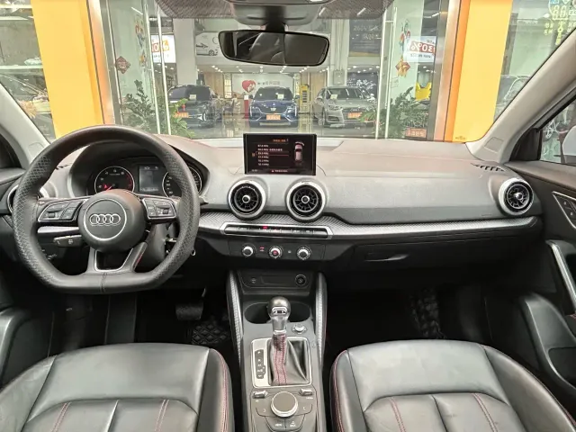 Audi Q2L — Фото автомобиля 14