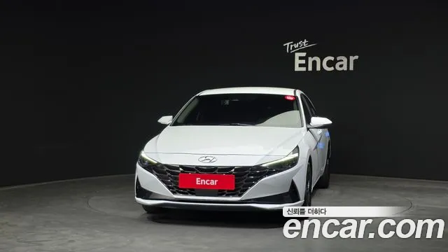 Hyundai AVANTE Avante (CN7) — Фото автомобиля 3