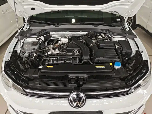 Volkswagen Golf — Фото автомобиля 19