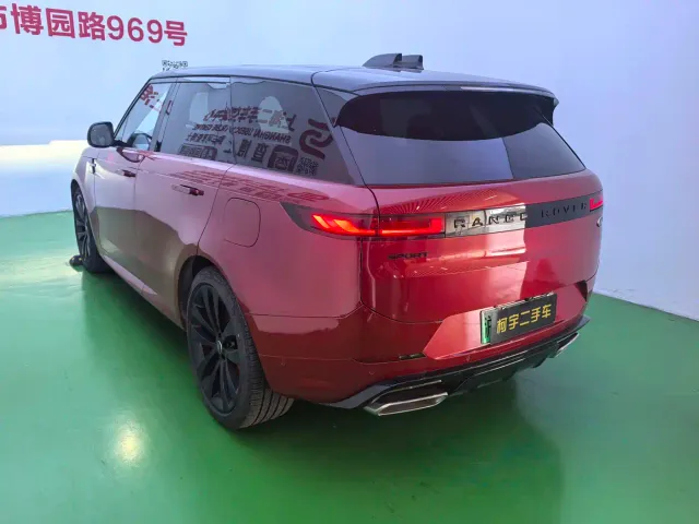 Land Rover Range Rover Sport — Фото автомобиля 6
