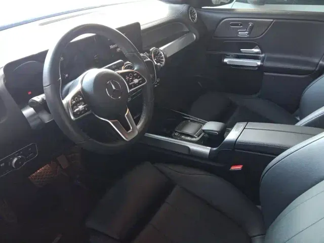 Mercedes-Benz EQB — Фото автомобиля 9