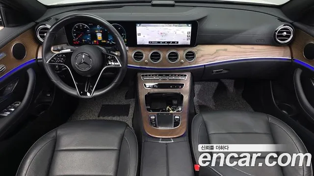 Mercedes-Benz E-Class — Фото автомобиля 7