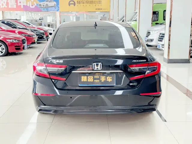 Honda Accord — Фото автомобиля 5